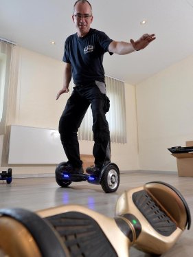 Sven Neumann 2016 auf dem Hoverboard